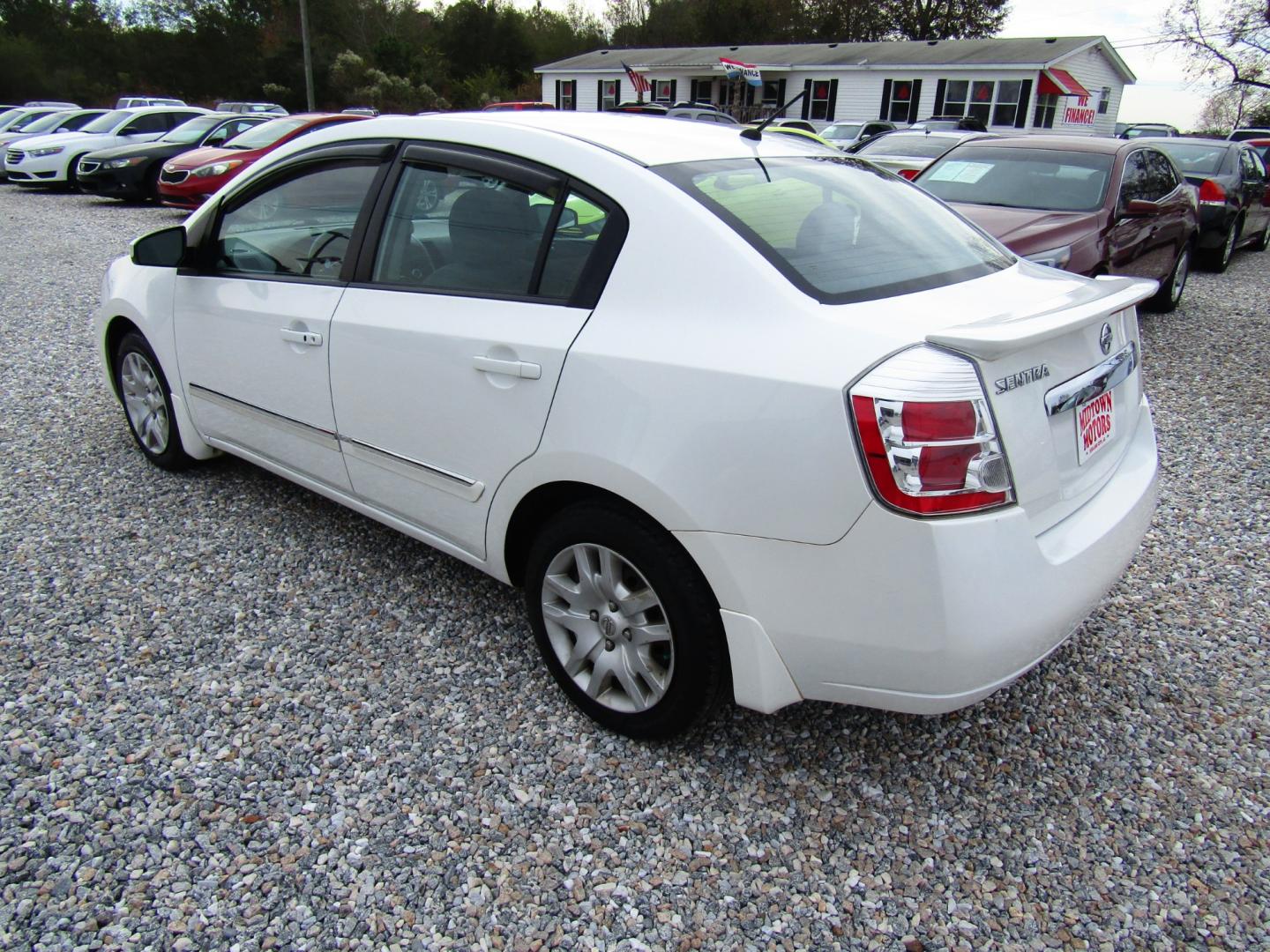 2012 WHITE /Gray Nissan Sentra (3N1AB6APXCL) , located at 15016 S Hwy 231, Midland City, AL, 36350, (334) 983-3001, 31.306210, -85.495277 - Photo#5